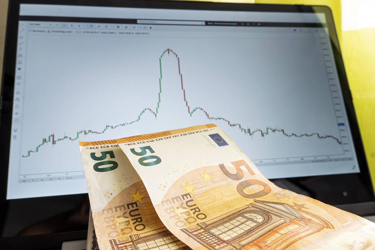 Ekspertų lūkesčiai: vyks trankus vakarėlis – ekonomikos fasadas blizgės, o pamatai skilinės