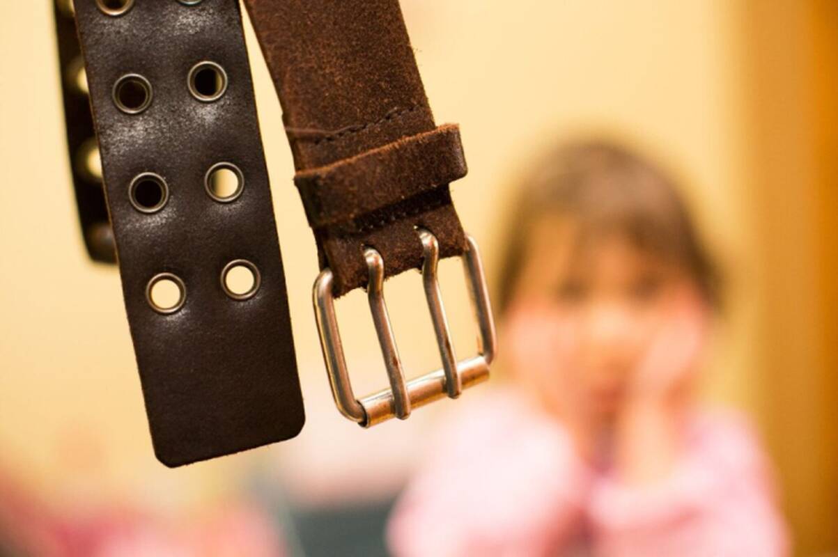 Pasvalio rajone girtas vyras smurtavo prieš jauną moterį ir nepilnametę