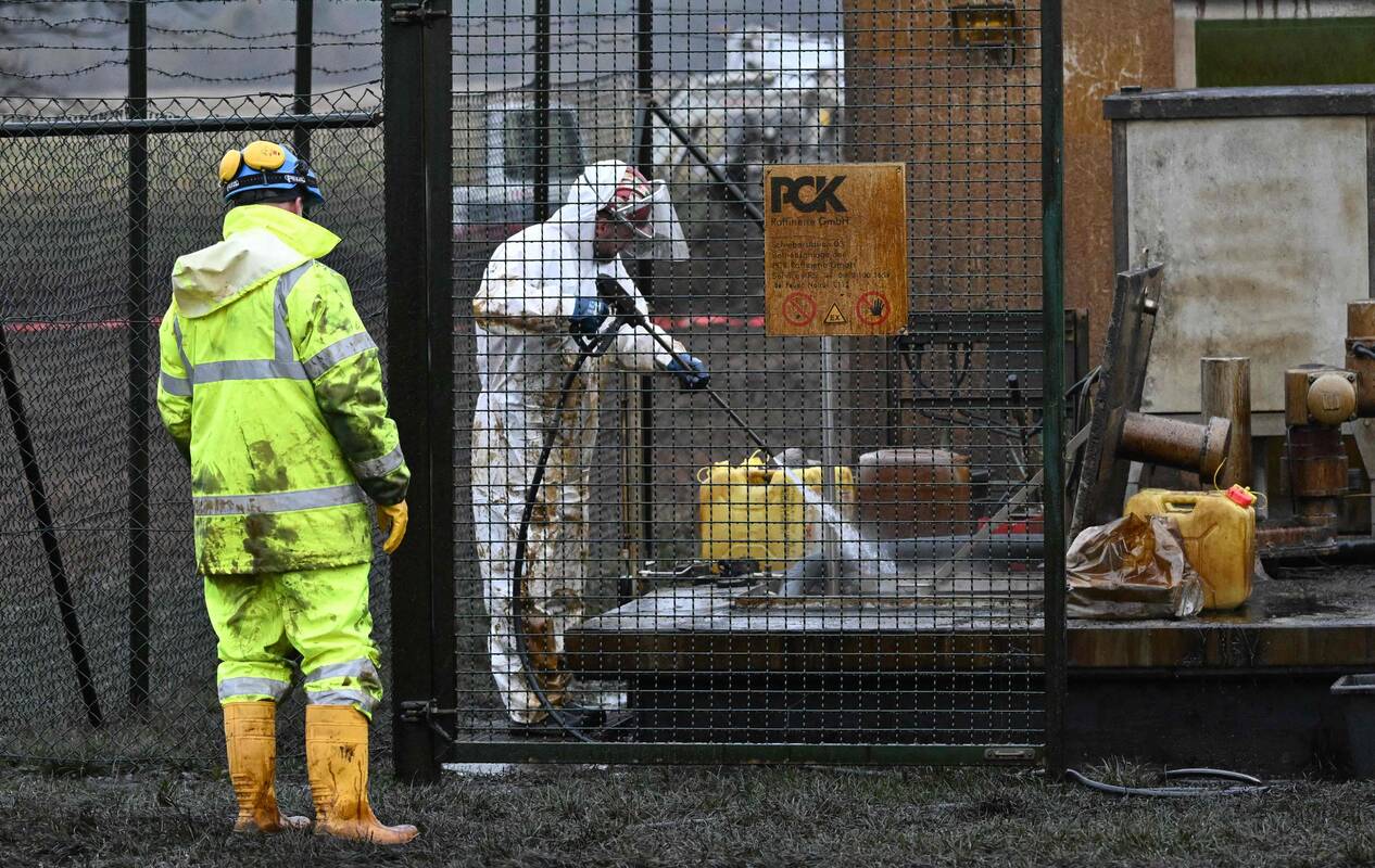 Vokietijoje iš naftotiekio išsiliejo 200 tūkstančių litrų naftos