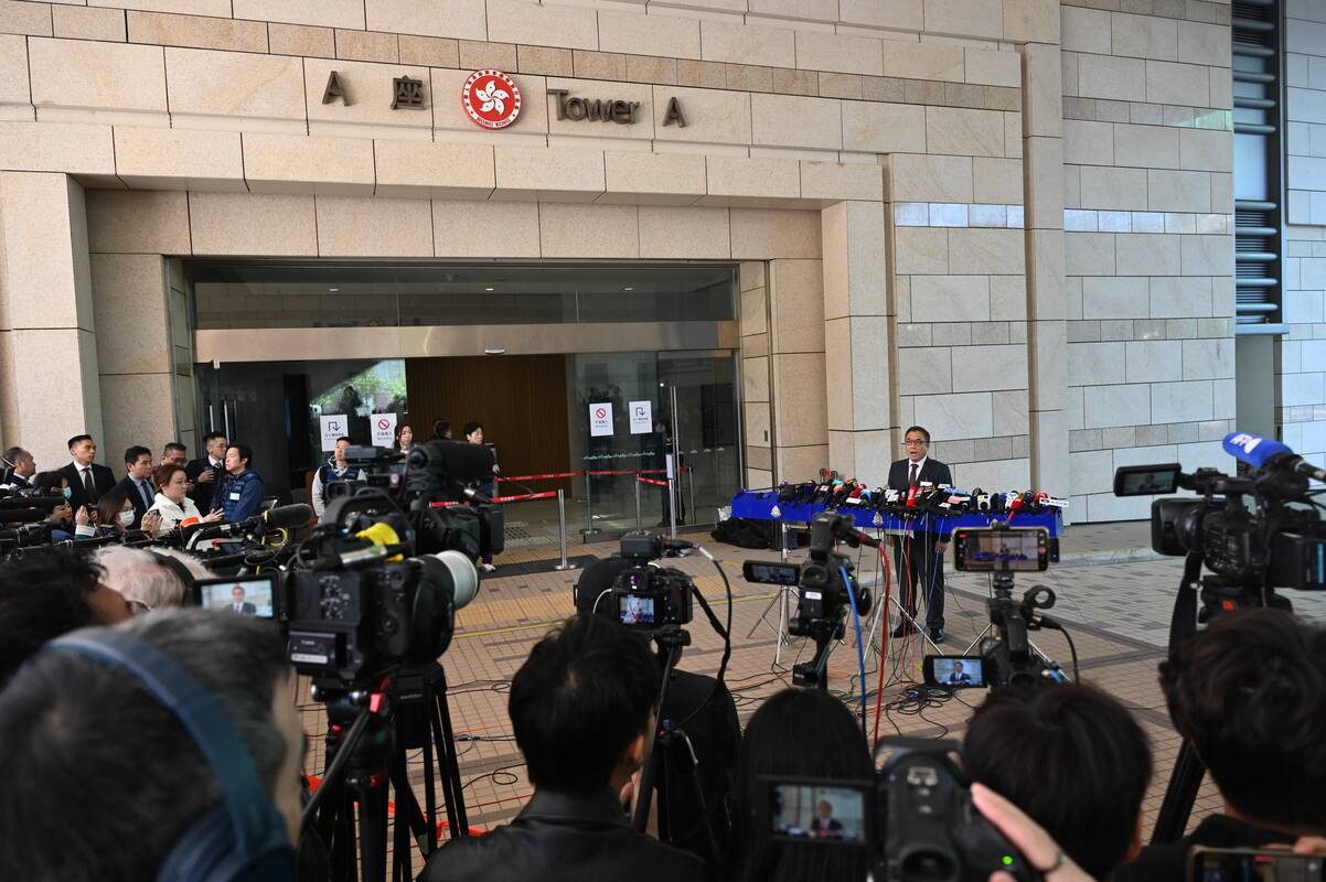 Honkonge nuteistas žiniasklaidos magnatas, demokratijos gynėjas Jimmy Lai