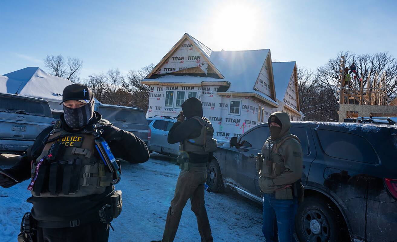 Mineapolyje migrantas taranavo ICE agentus