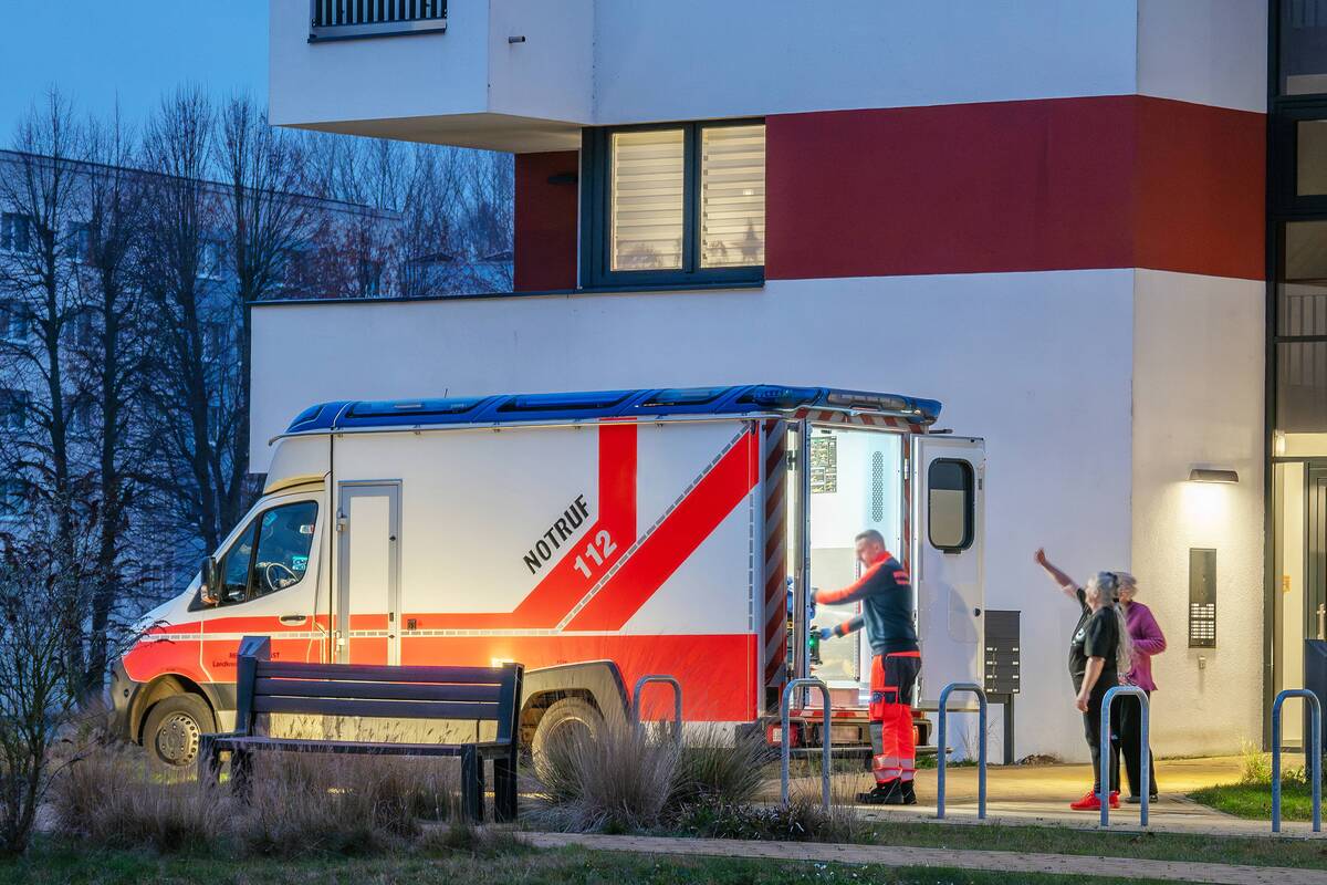 Per avariją Reino upėje į šaltą vandenį įkrito dešimt irkluotojų