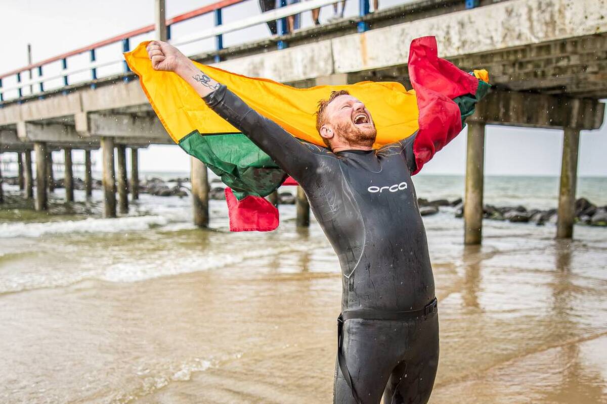 Plaukimas: šią vasarą triatlonininkas M. Valkevičius iš Švedijos plaukte perplaukė Baltijos jūrą ir rugpjūčio 3 d. išlipo Palangos paplūdimyje.