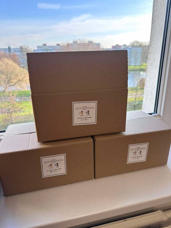 Šventė: dėžutėse buvo apstu įvairiausių dovanų berniukams ir mergaitėms – nuo šiltų kojinių iki skanumynų.