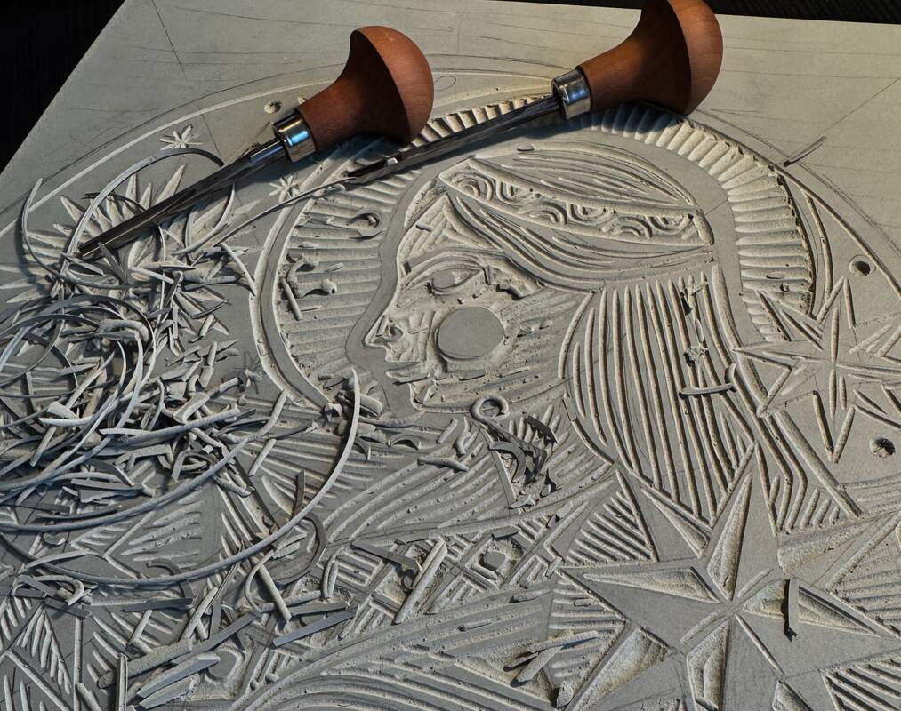 Galimybė: šią savaitę klaipėdiečiai turės progą išbandyti lino raižinių meną.