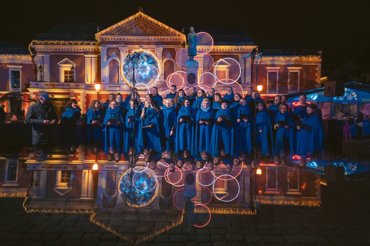 Akimirka: „Cantare“ koncertas subūrė miestiečius ir svečius pasiklausyti šventinio koncerto.