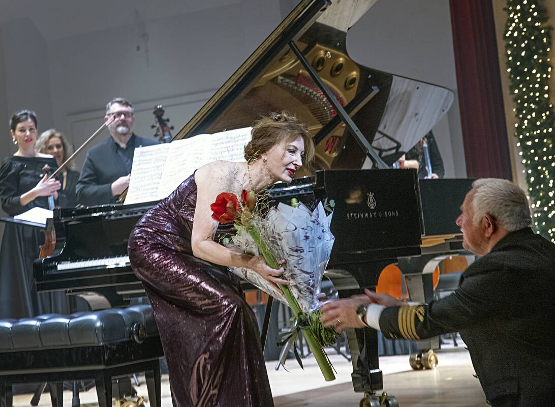 Koncertas: šventiniame vakare jūrininkams koncertavo garsi pianistė Mūza Rubackytė.