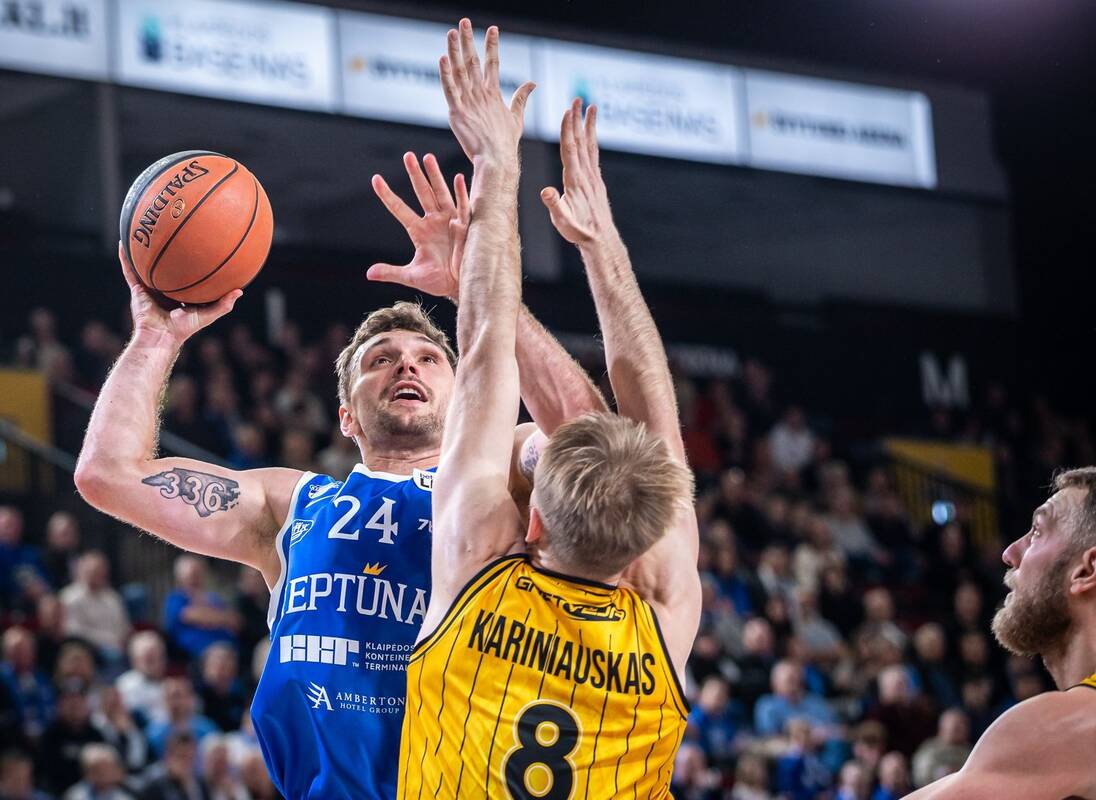 Nesėkmė: Z. Watermano (su kamuoliu) svaraus indėlio nepakako, kad „Neptūnas“ įveiktų „Šiaulius“.