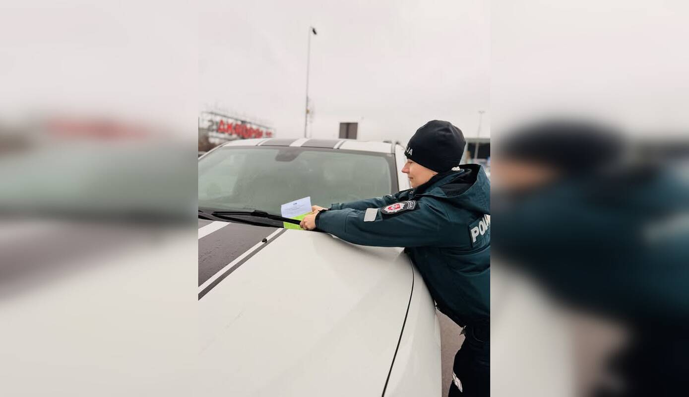 Baus: pareigūnai patikrino, kas stato automobilius neįgaliesiems skirtose vietose. Keturi vairuotojai sulaukė baudų.