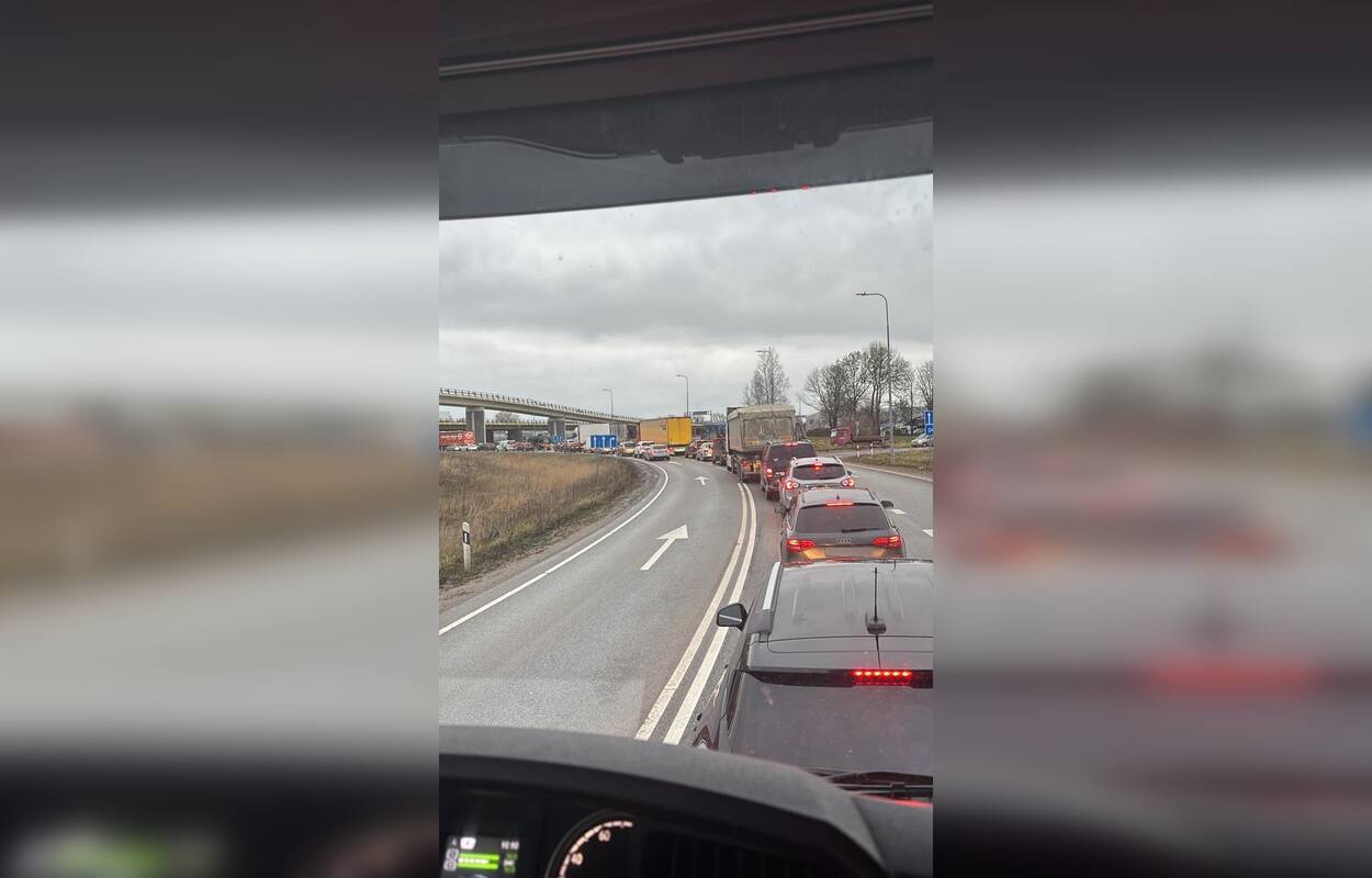 Pirmadienio rytą Jakų žiedinėje sankryžoje – kantrybės išbandymas