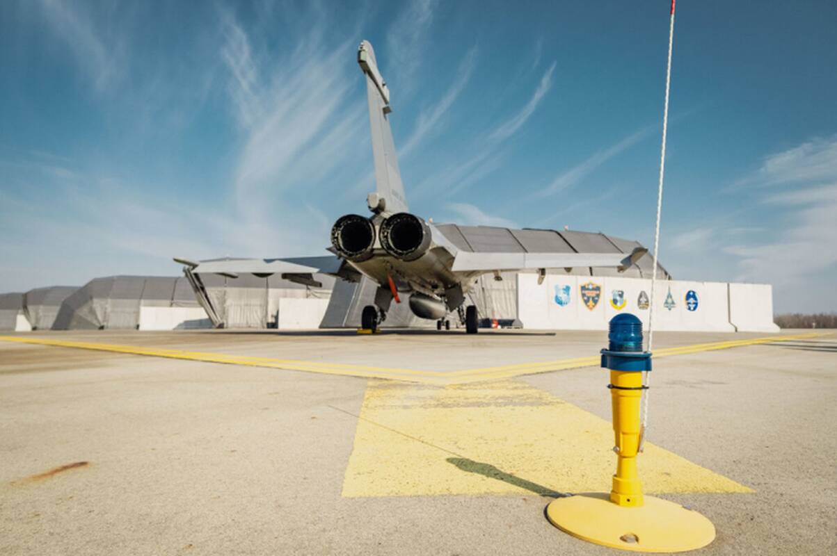 NATO naikintuvai septynis kartus kilo atpažinti ir lydėti Rusijos orlaivių