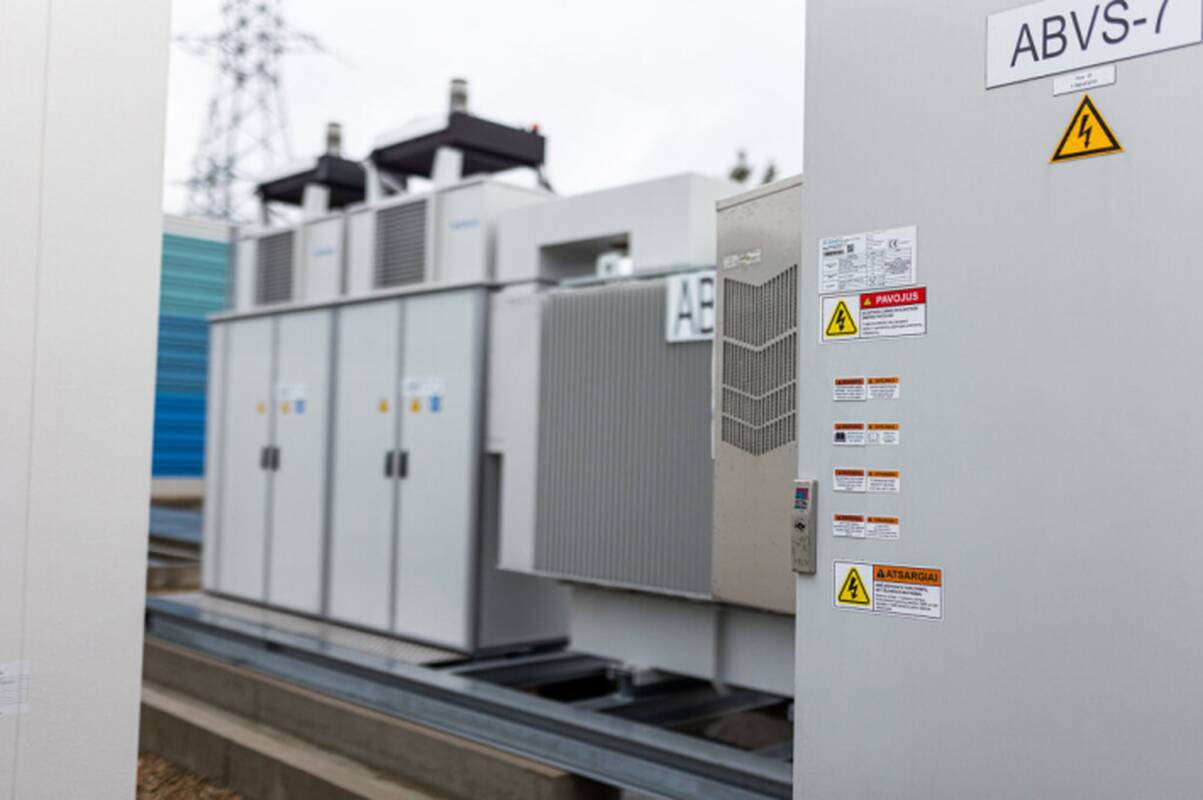 Prie perdavimo tinklo prijungtas antras komercinis elektros kaupiklių parkas