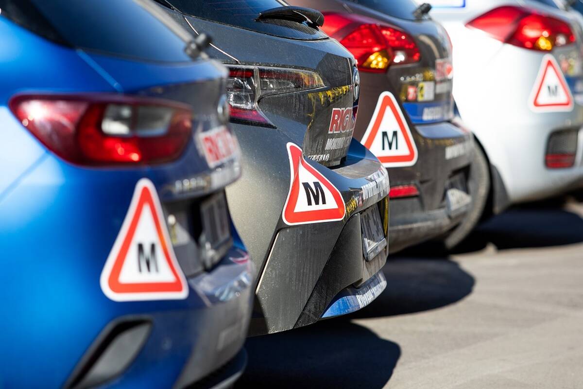 Šauktiniams kompensuos vairavimo kursus?