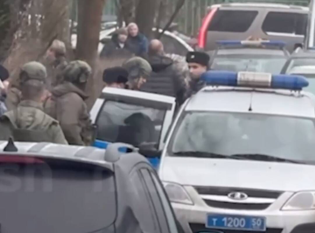 Kruvinas išpuolis mokykloje: pasidarė asmenukę greta nužudyto vaiko