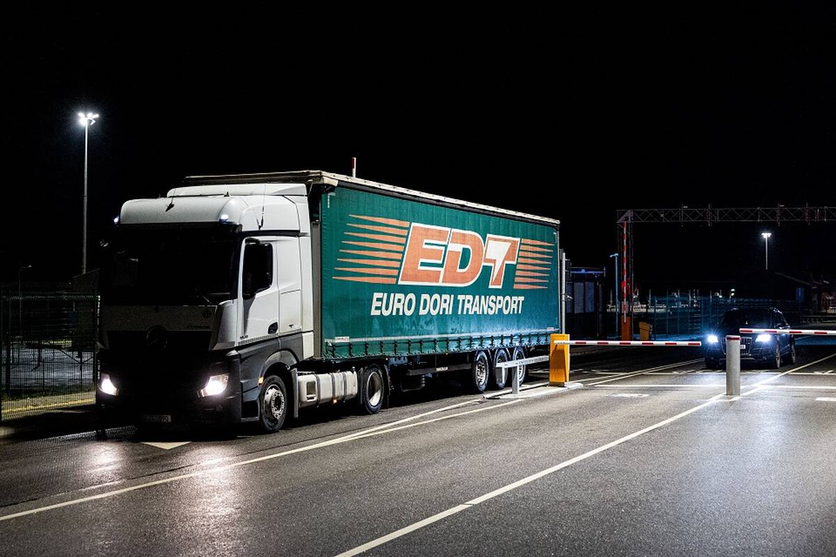 Muitinė pranešė, kiek Lietuvos vilkikų įstrigę Baltarusijoje