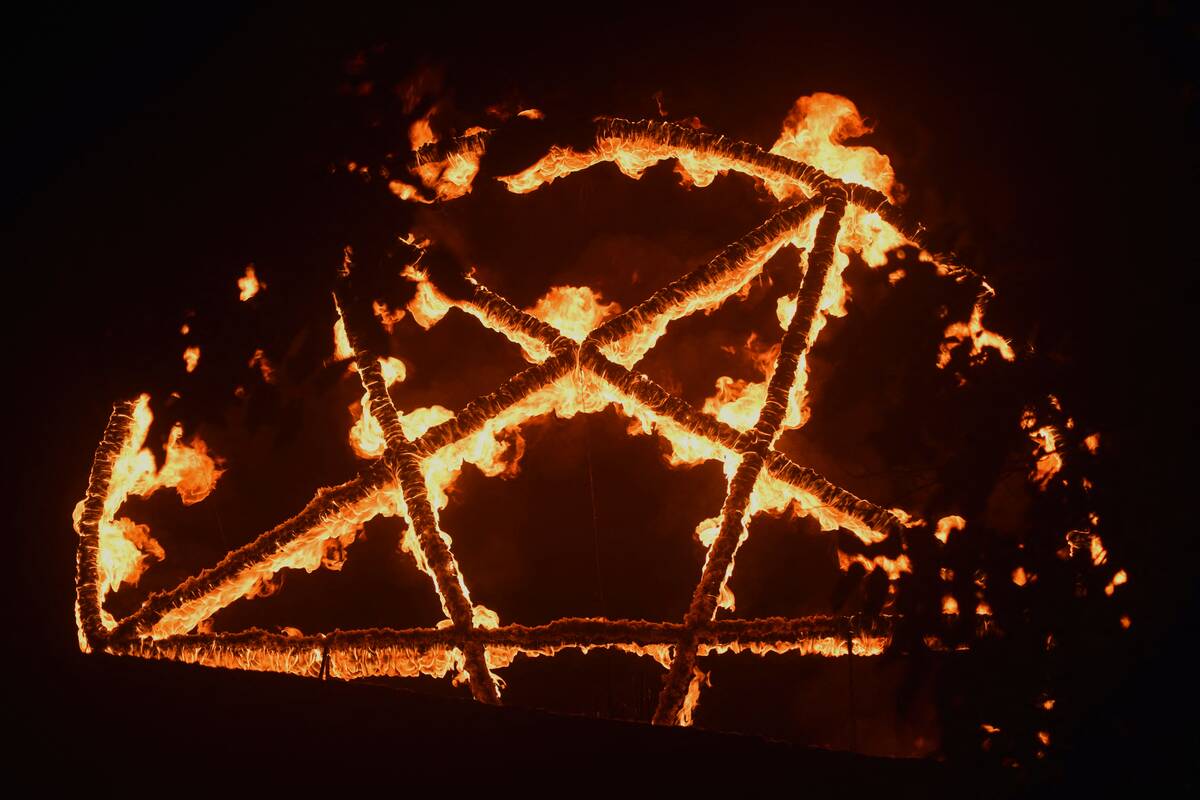 Keturi vyrai kaltinami dėl „satanistinės“ vaikų pornografijos platinimo