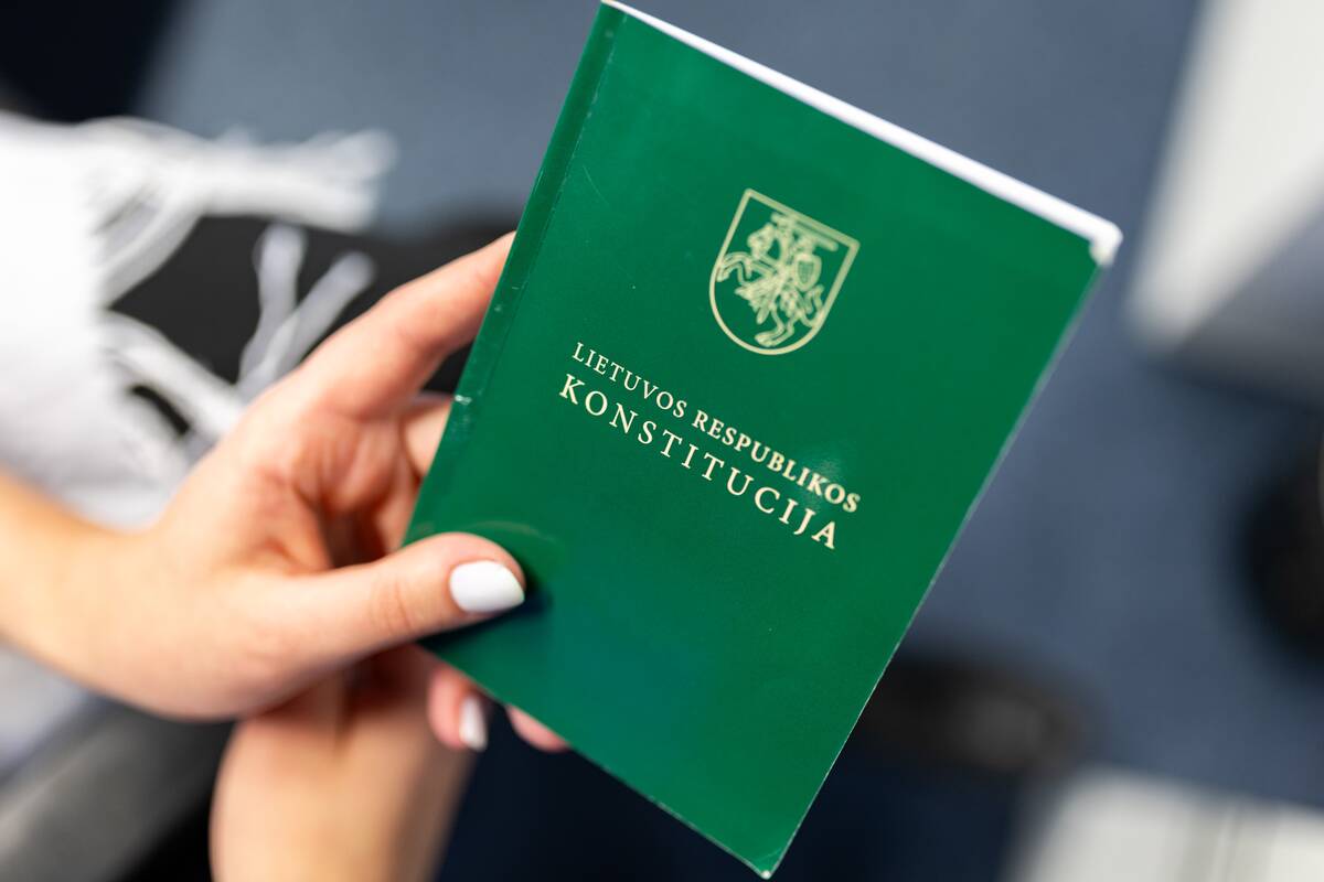 Seimas svarstys 16-mečiams balsuoti per savivaldos rinkimus leisiančią Konstitucijos pataisą