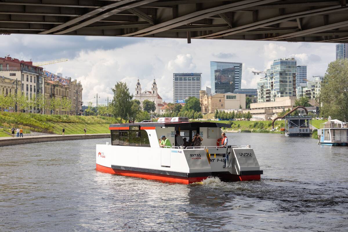 Seimas leido savivaldybėms prižiūrėti laivybą ir tikrinti keleivių bilietus