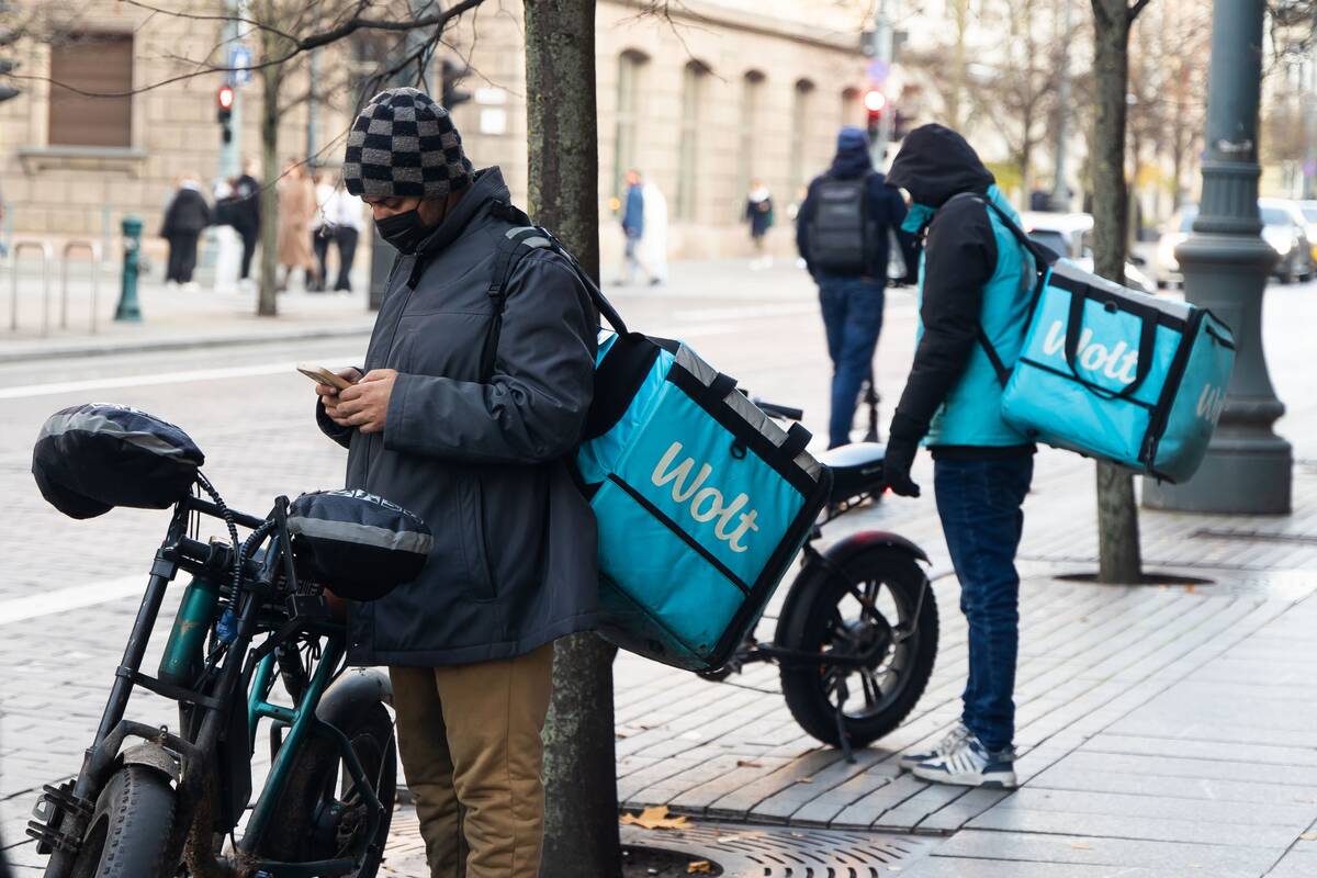 Taikos prospekte partrenktas maisto kurjeris