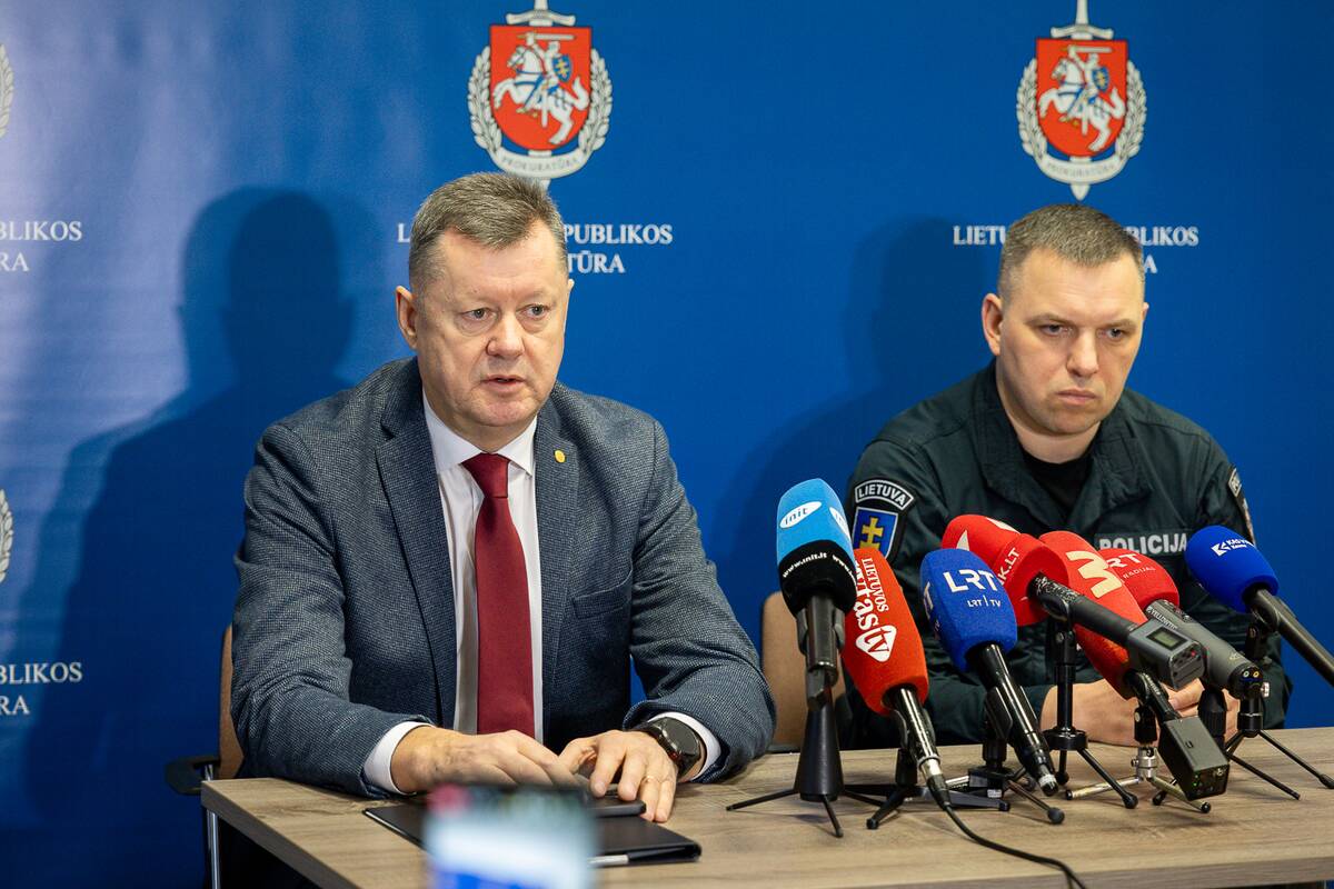 Teisėsaugos atstovų spaudos konferencija dėl Kaune rastų dviejų nužudytų jaunų moterų