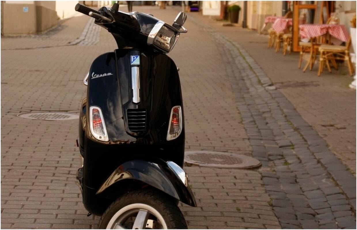 Griežtins reikalavimus norintiems vairuoti mopedus