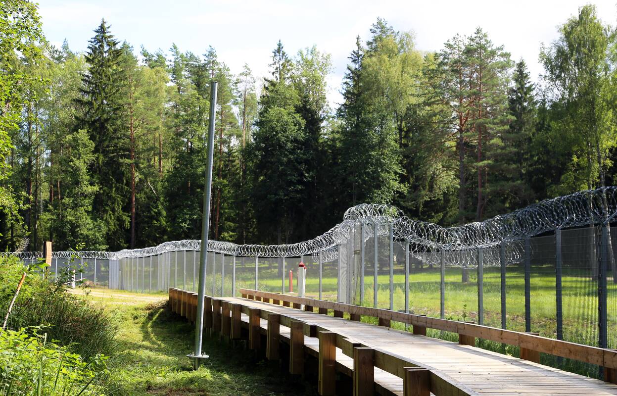 Užbaigta tvoros Latvijos ir Rusijos pasienyje statyba