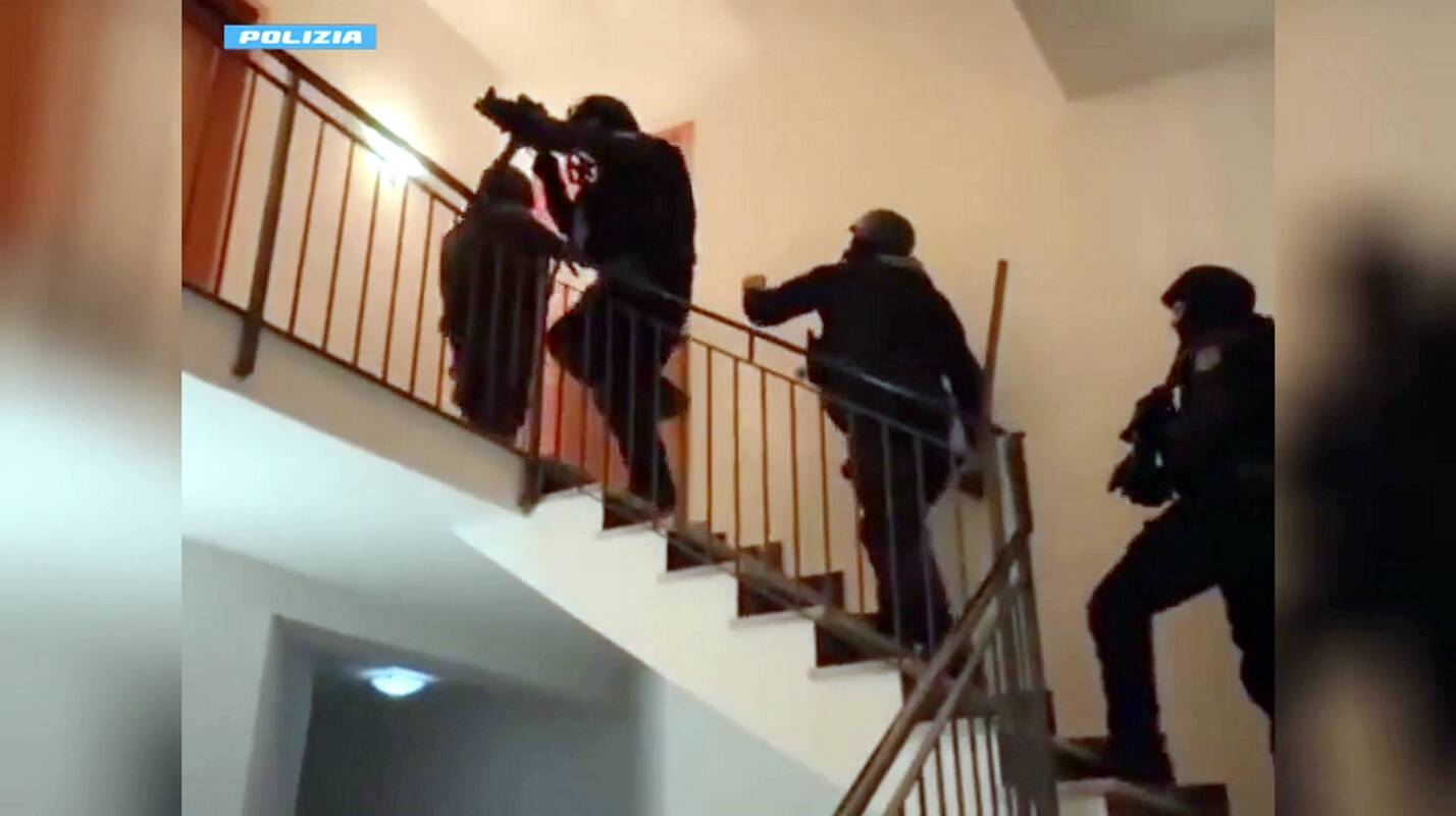 Turkijos tarnybos sulaikė daugiau kaip 300 su „Islamo valstybe“ siejamų įtariamųjų