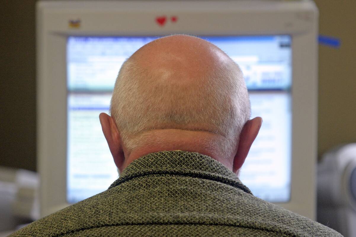 Sukčius pardavė nuplikusiam turistui „stebuklingą“ žolelių antpilą už 600 eurų