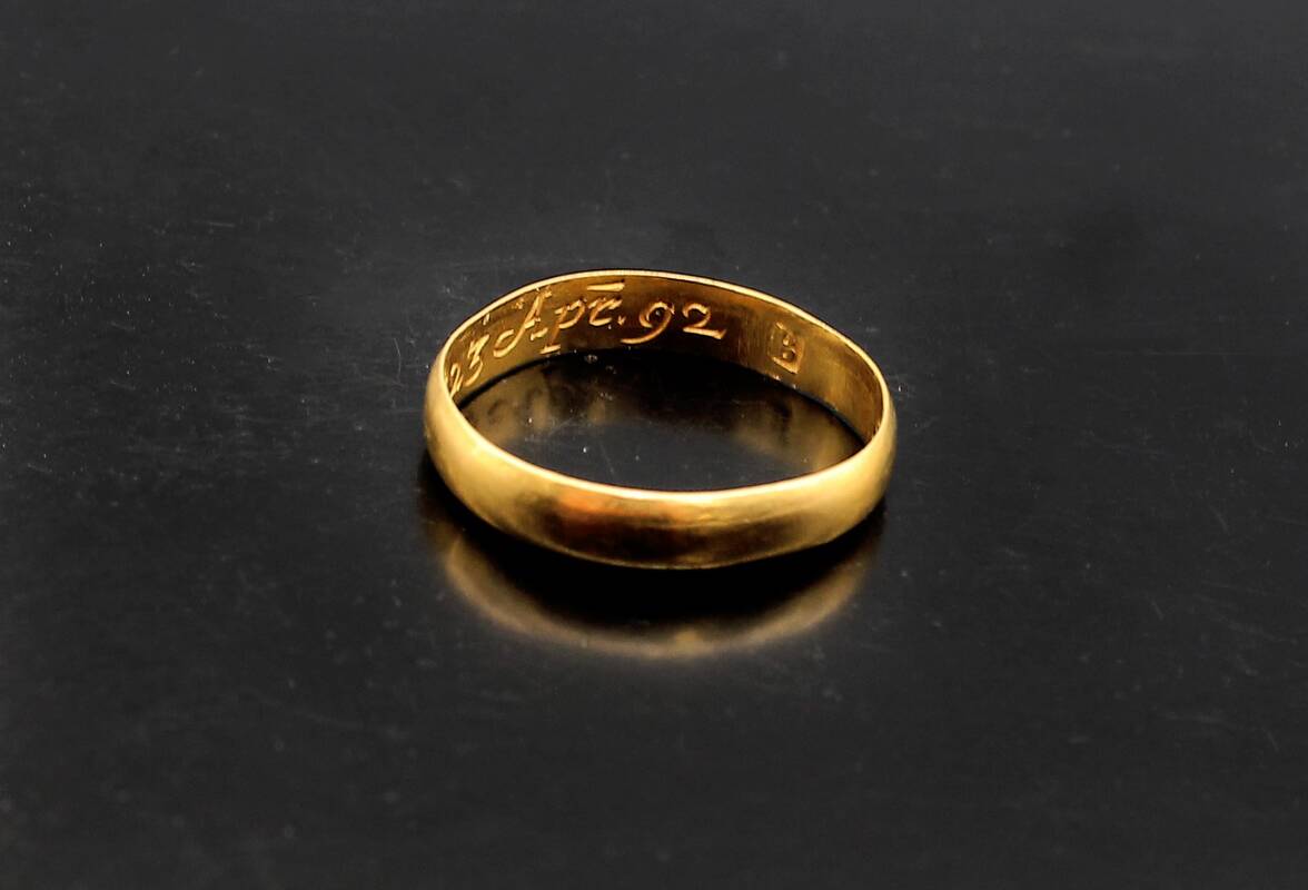 Vyras rado prieš 48-erius metus žmonos pamestą vestuvinį žiedą