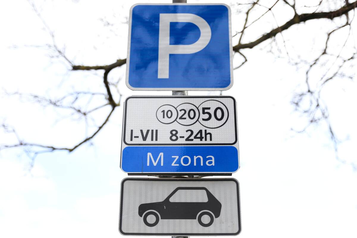 
<span>Sostinėje padegtas mokėjimo už automobilių stovėjimą aparatas</span>
