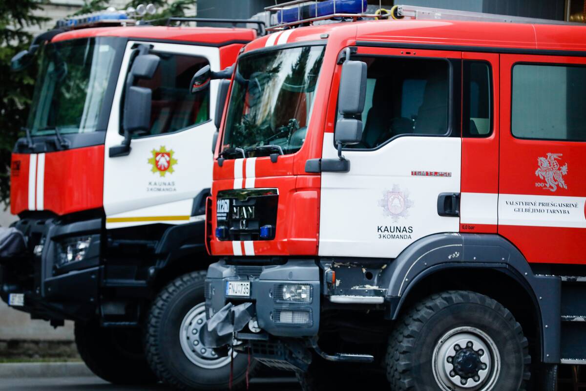 Naujųjų naktį Kauno rajone užsiliepsnojo automobilis: įtariamas padegimas