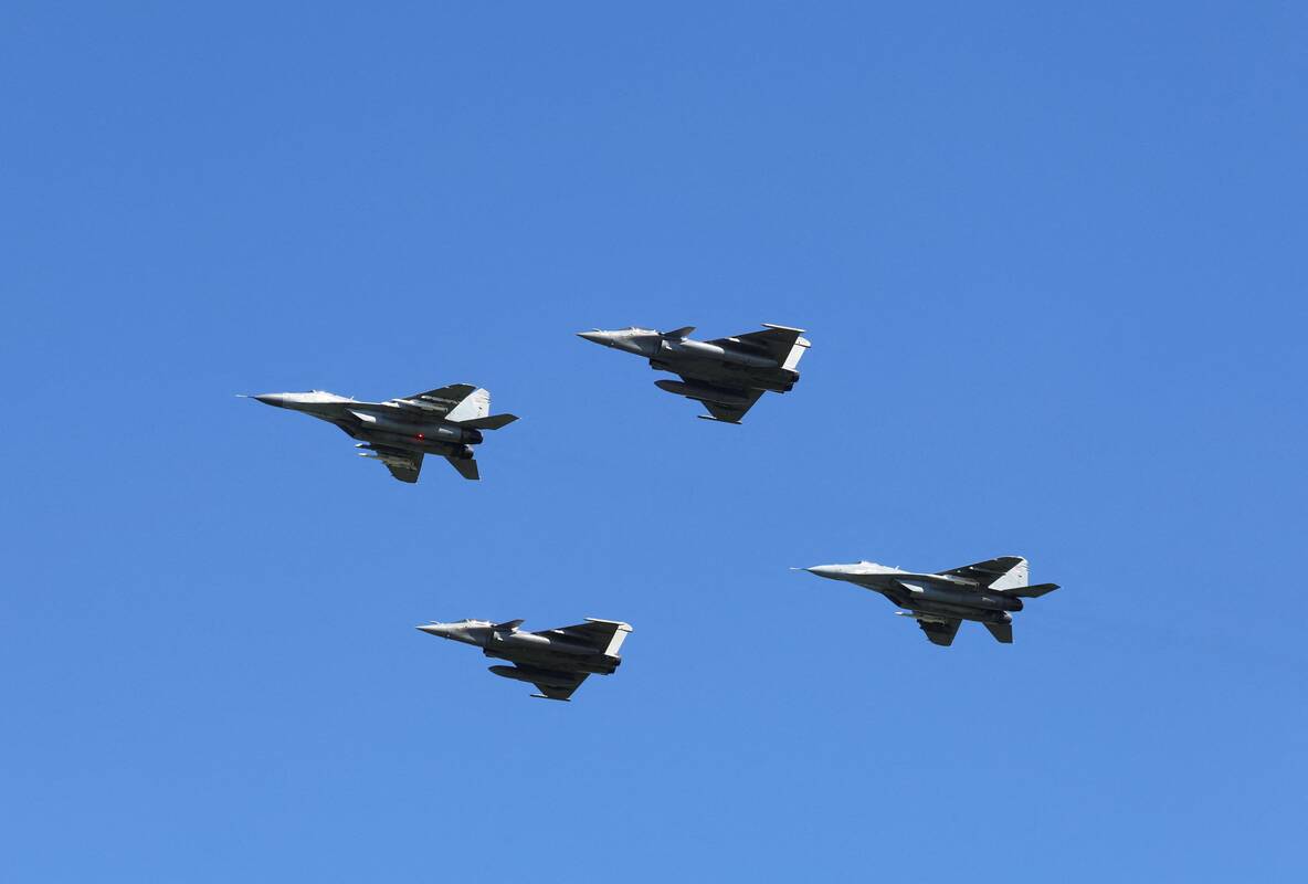 Ambasadorius: Lenkija pasirengusi perduoti Ukrainai keturis naikintuvus MiG-29