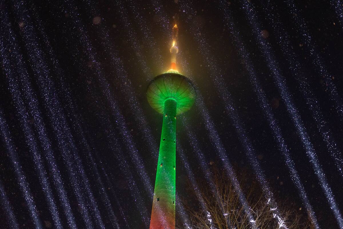 Atminimo laužų uždegimo ceremonija prie Vilniaus televizijos bokšto