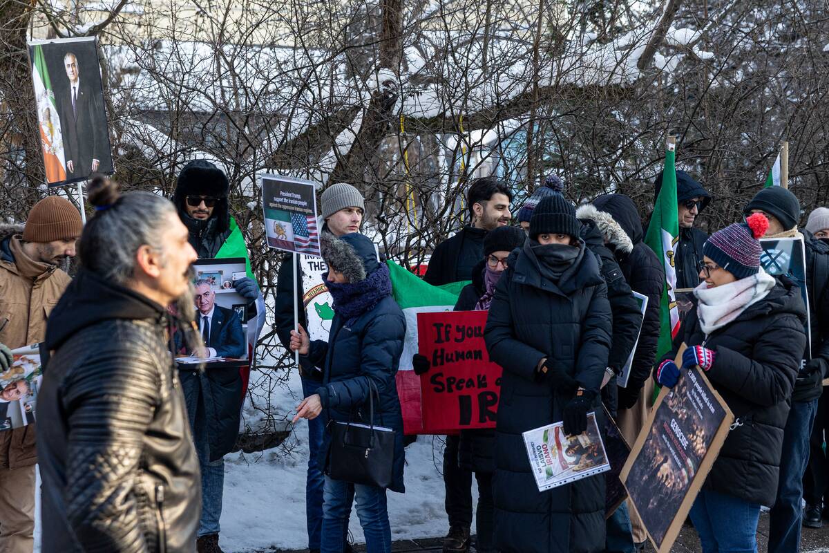 Iraniečių protesto akcija prie JAV ambasados prieš Irano režimą