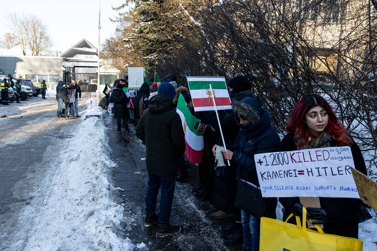 Iraniečių protesto akcija prie JAV ambasados prieš Irano režimą