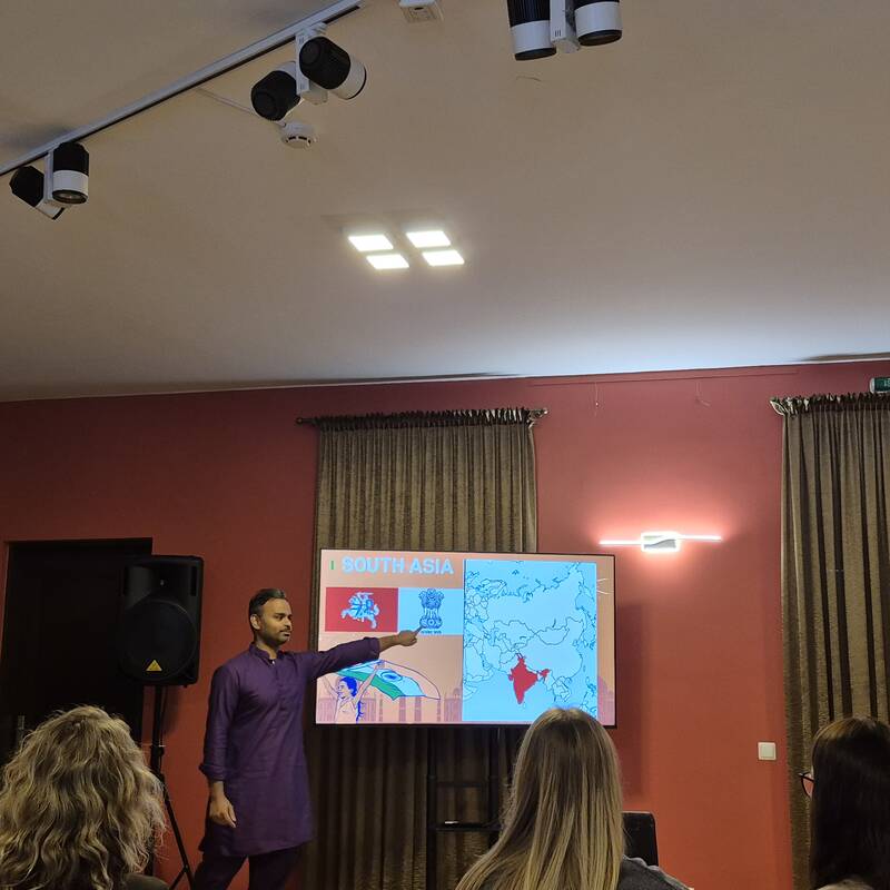 Tautinių kultūrų centre – Indijos kalbos ir tradiciniai skanėstai 