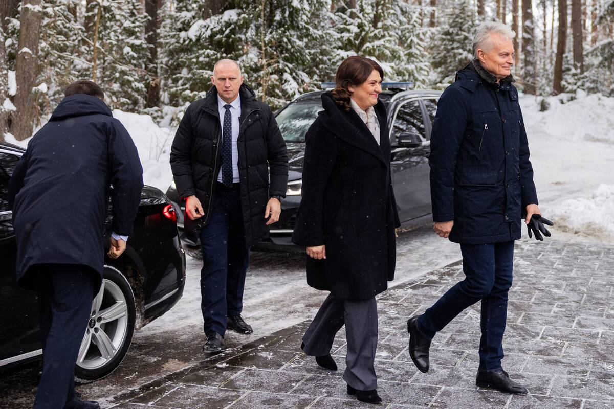 Nausėdų ir Danijos karališkosios poros susitikimas su kariais ir šauliais 