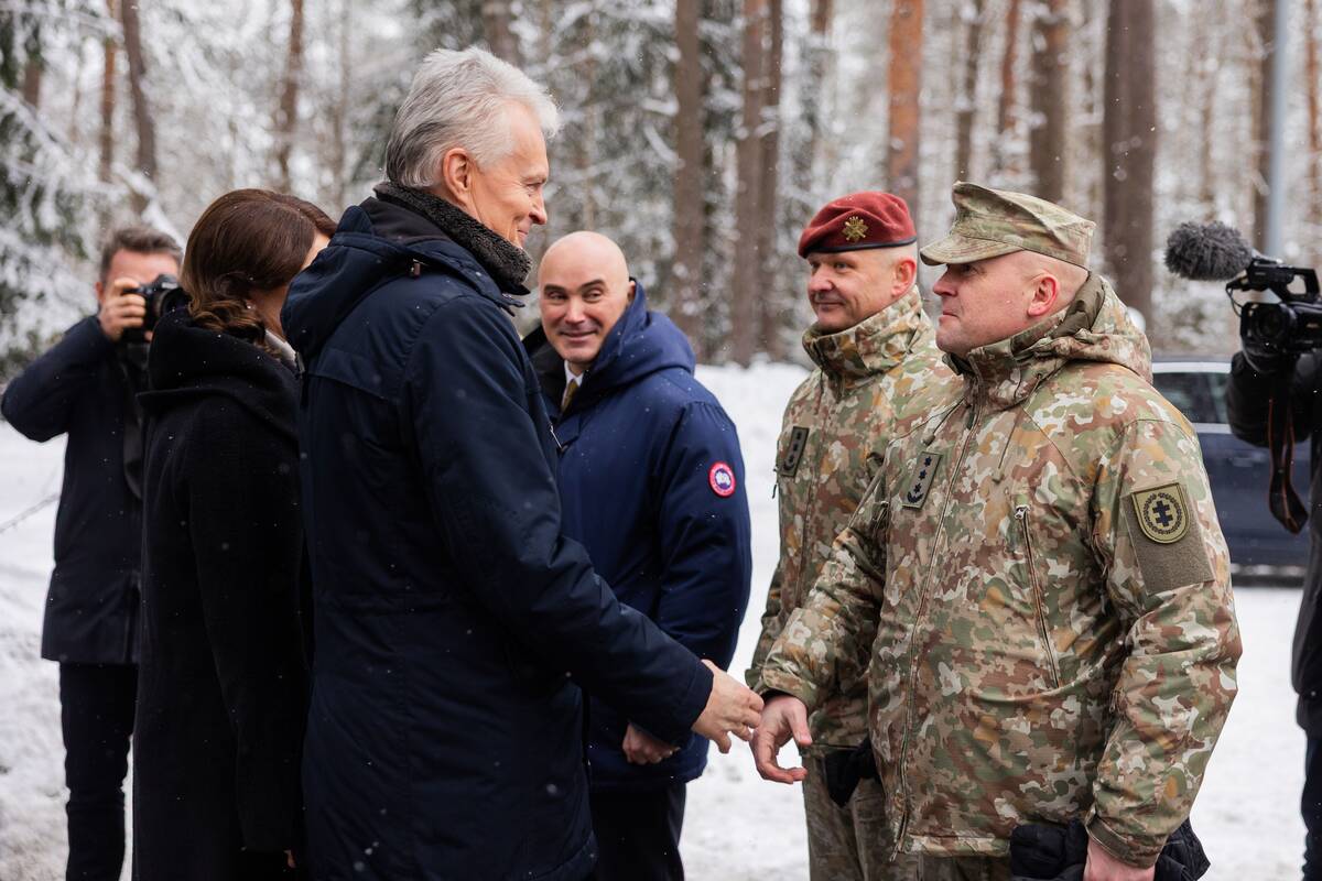 Nausėdų ir Danijos karališkosios poros susitikimas su kariais ir šauliais 