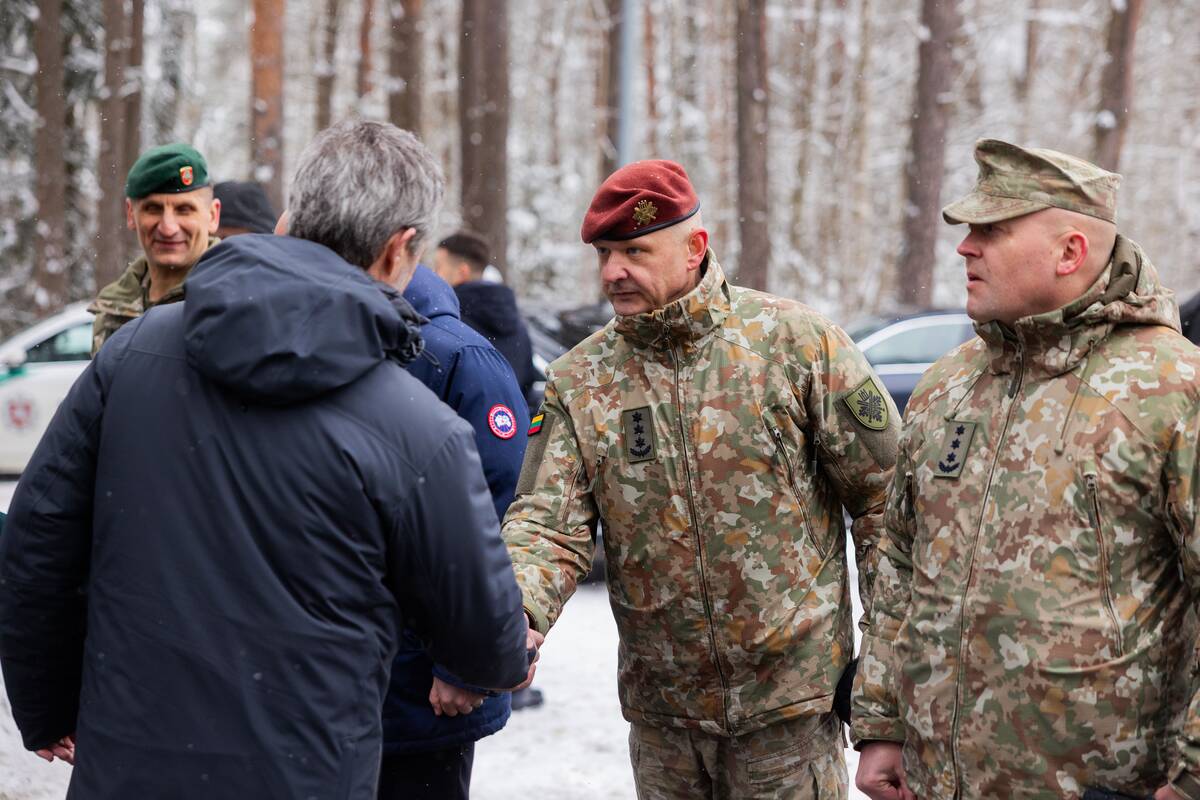 Nausėdų ir Danijos karališkosios poros susitikimas su kariais ir šauliais 