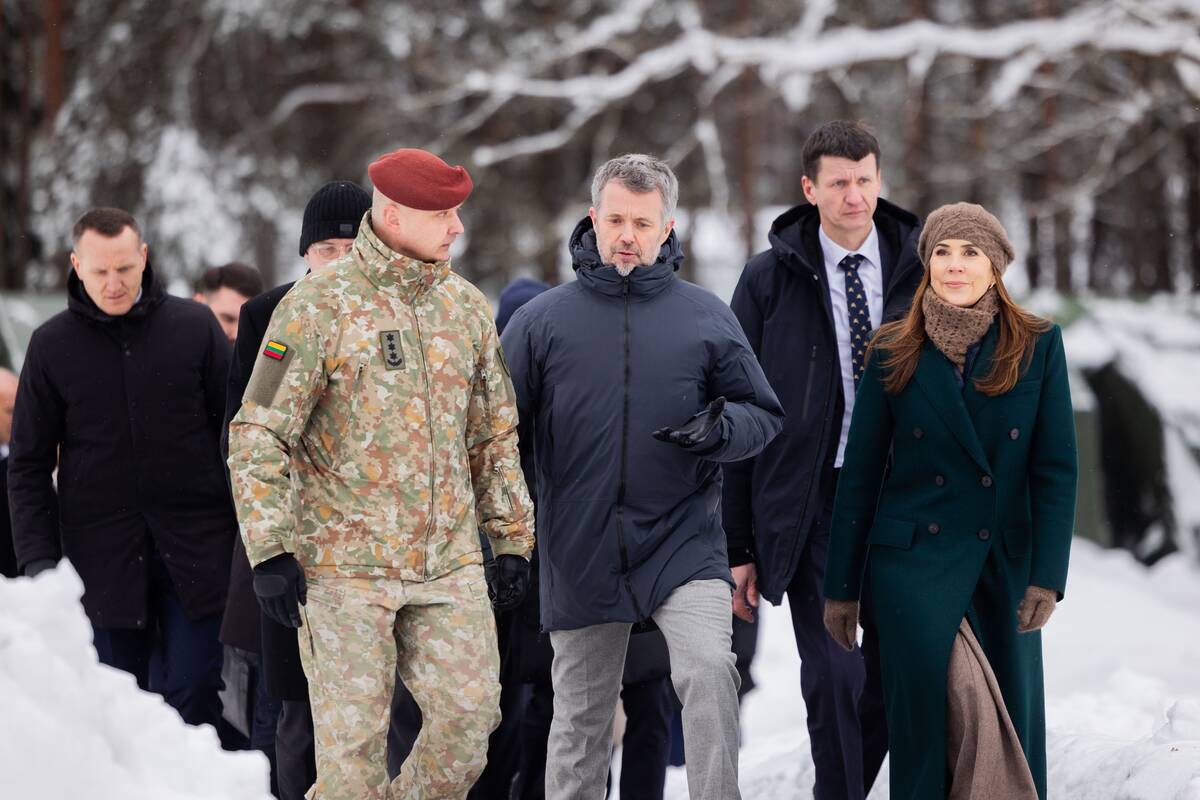 Nausėdų ir Danijos karališkosios poros susitikimas su kariais ir šauliais 