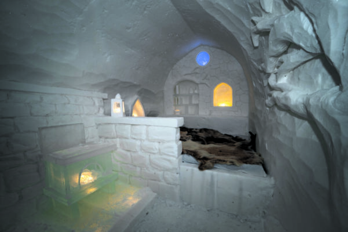 Galimybė: nors viduje laikosi minusinė temperatūra, kambariai pritaikyti nakvynei.