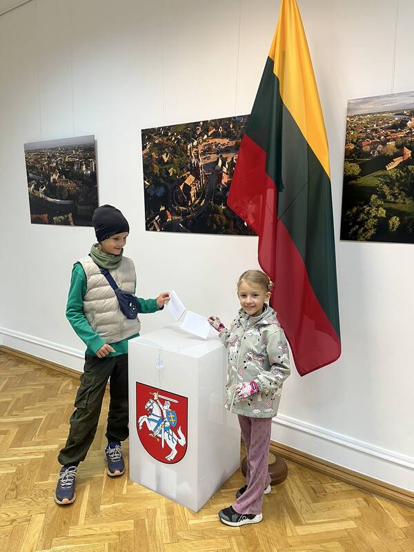 Būtina: balsuoti – kiekvieno pilietinė pareiga, tai nuo mažumės žino Bacevičių vaikai.