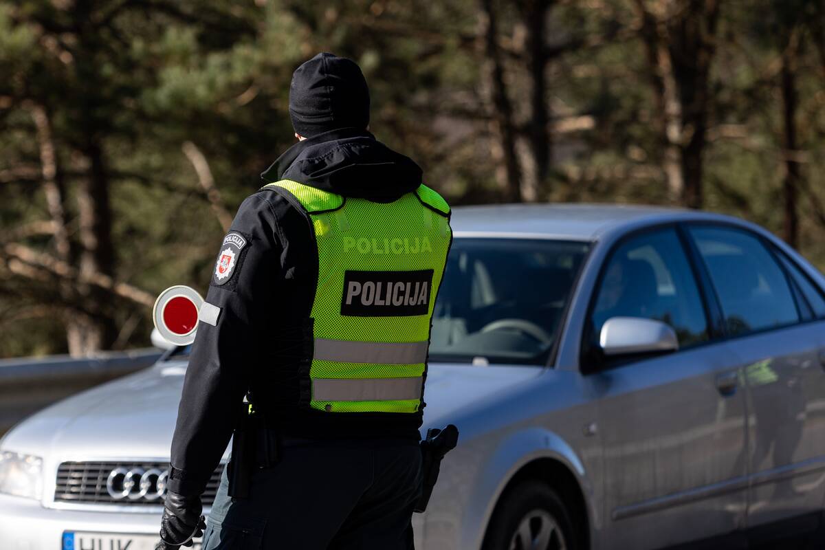 
<span>Klaipėdos apskrities policija nustatė apie 130 Kelių eismo taisyklių pažeidimų</span>
