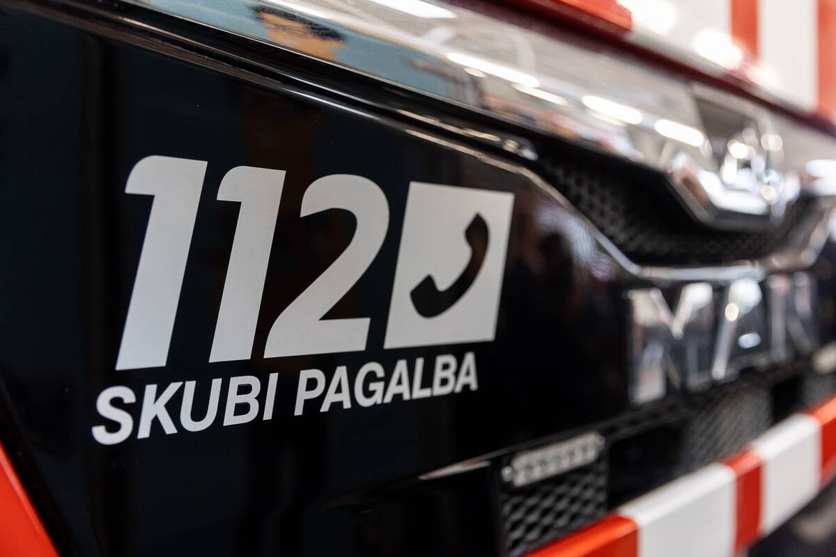 Plungės rajone sudegė vienuolynui priklausantis pastatas