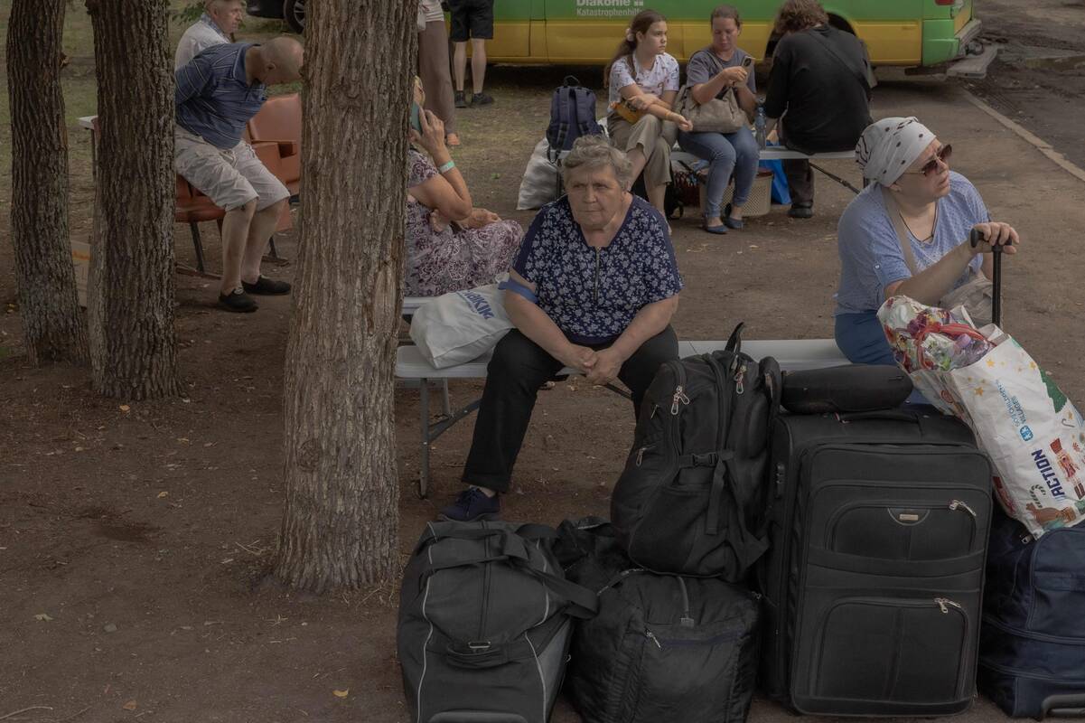 Ukraina nurodė iš Zaporižios ir Dnipropetrovsko sričių evakuoti 3 tūkst. vaikų ir jų tėvų