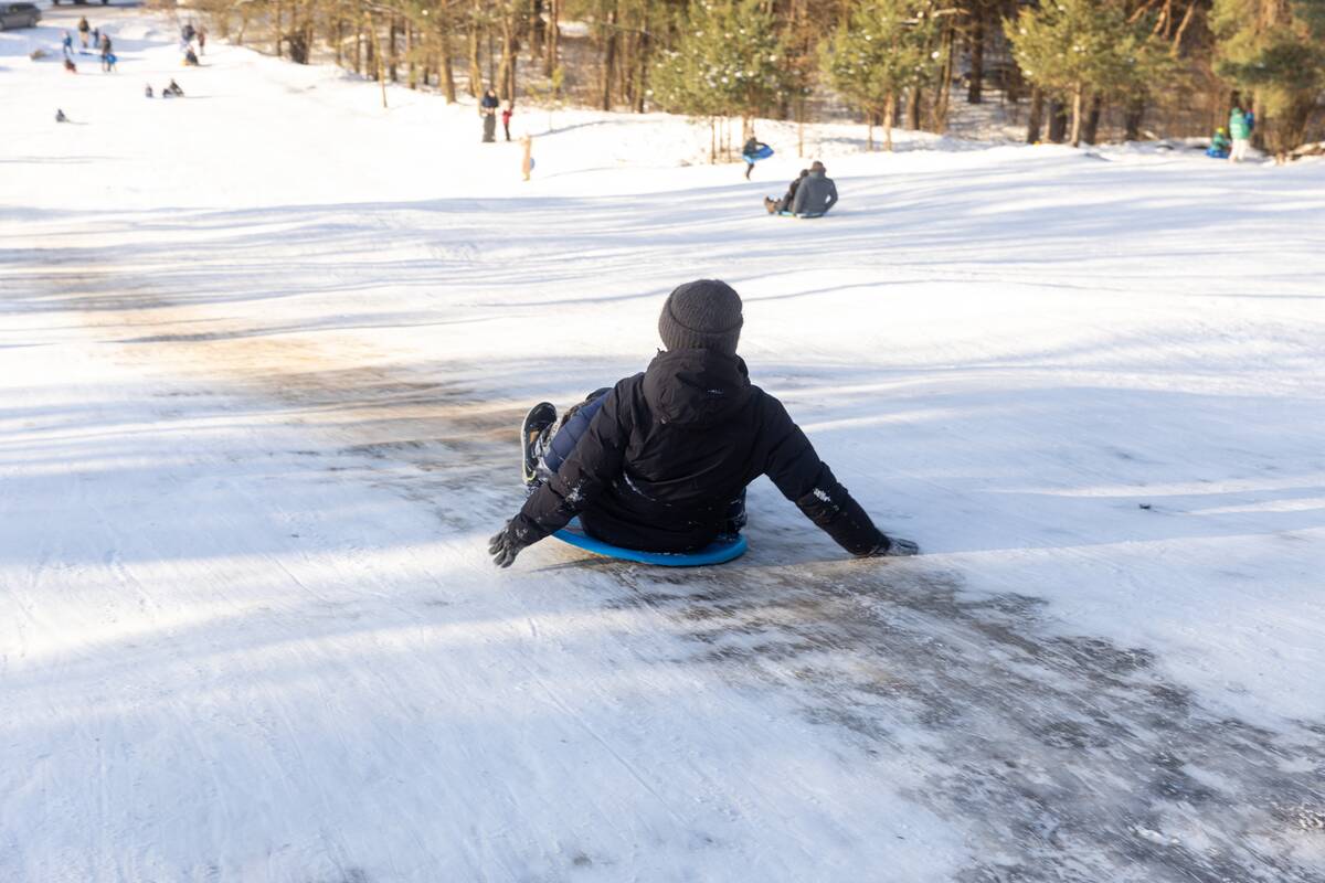 "Išsiilgę žiemos pramogų miestiečiai leidosi į gamtą"