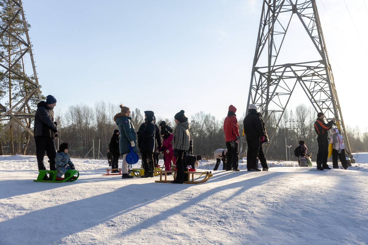 "Išsiilgę žiemos pramogų miestiečiai leidosi į gamtą"