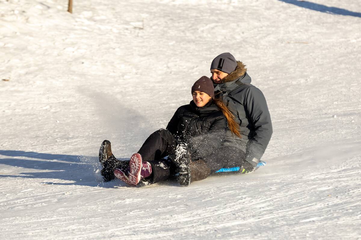 "Išsiilgę žiemos pramogų miestiečiai leidosi į gamtą"
