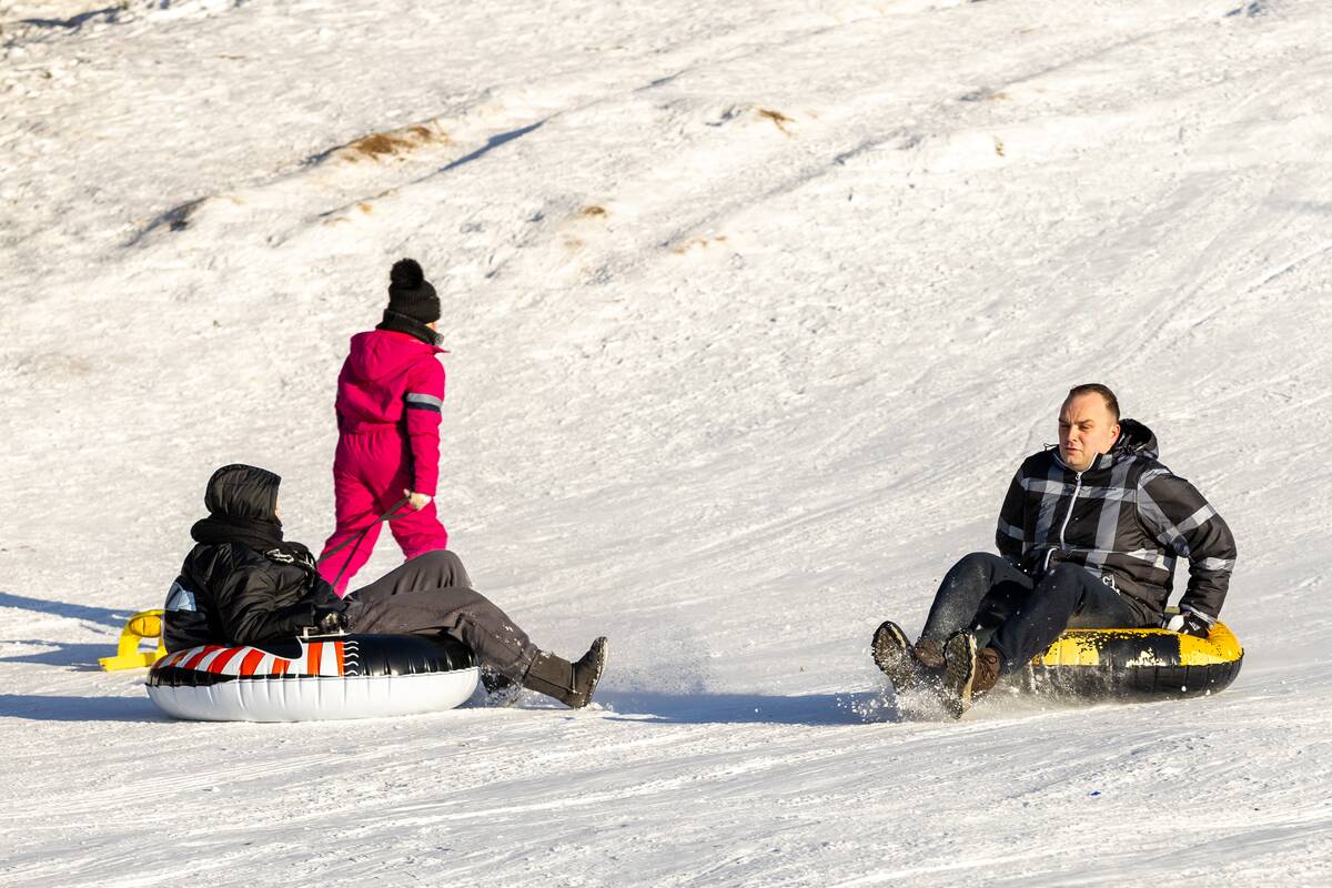 "Išsiilgę žiemos pramogų miestiečiai leidosi į gamtą"