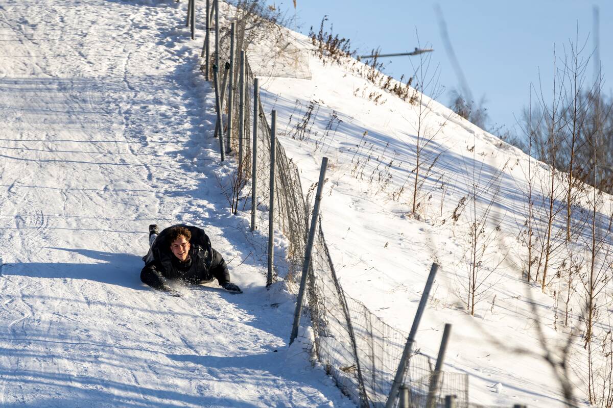 "Išsiilgę žiemos pramogų miestiečiai leidosi į gamtą"